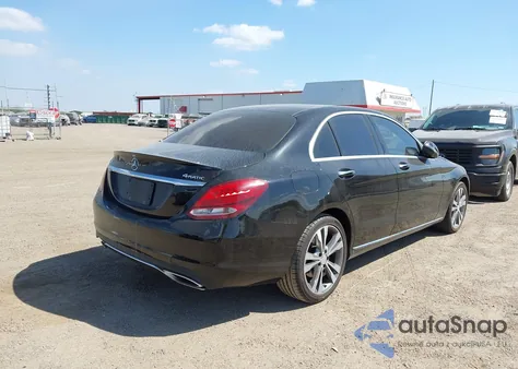2016 Mercedes-Benz C 300 4Matic из США, поврежденный, VIN WDDWF4KB9GR139425